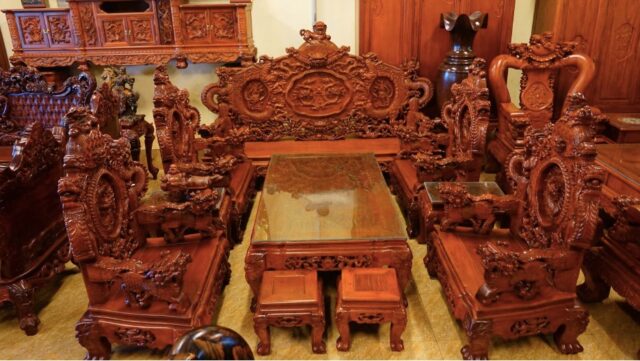 Bộ bàn ghế rồng đỉnh gỗ hương đỏ quý hiếm