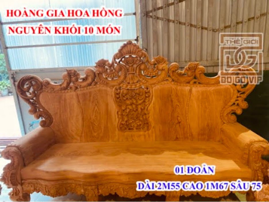 Ghế dài gỗ hương với các chi tiết được chạm trổ tỉ mỉ