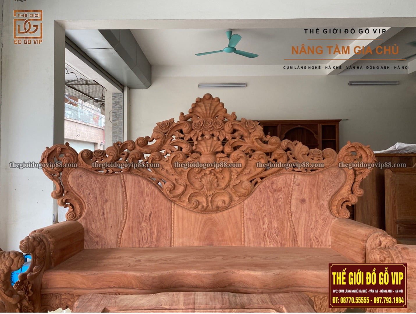 Ghế dài vô cùng bắt mắt của bộ bàn ghế sofa hoàng gia lá tây 10 món gỗ hương đá